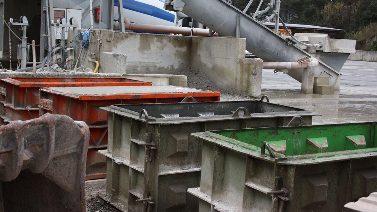 Produktion Betonwürfel Fiegl Tiefbau GmbH