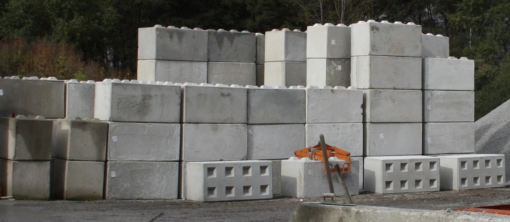 Betonwürfel von Fiegl Tiefbau in Tirol